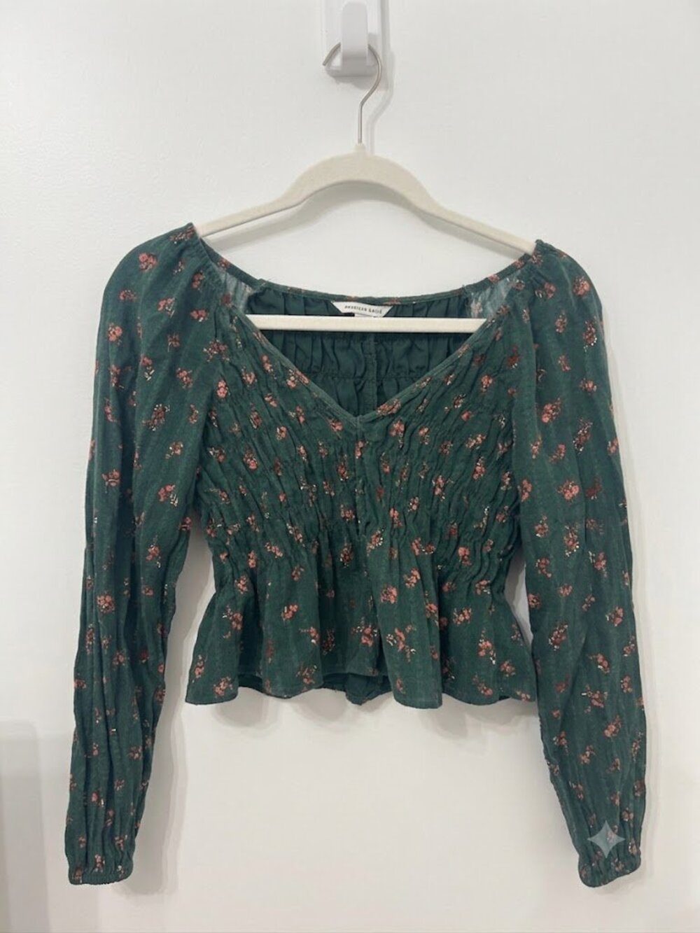 American Eagle Crop Top Long Sleeve Green Floral